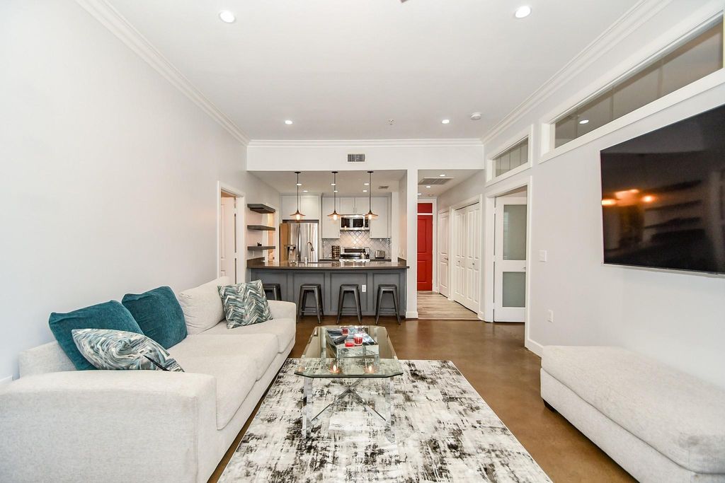Photo of 1900 Genesee Street #104, Houston, TX 77006 (MLS # 29103262)