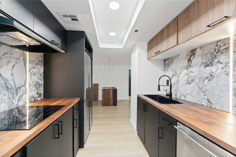 Photo of 3525 Sage Road #1213, Houston, TX 77056 (MLS # 28681154)