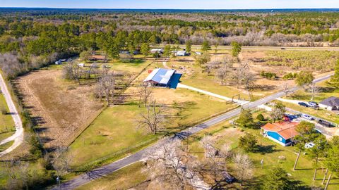 Photo of 34 Julia Justice Road, Huntsville, TX 77320 (MLS # 54680272)