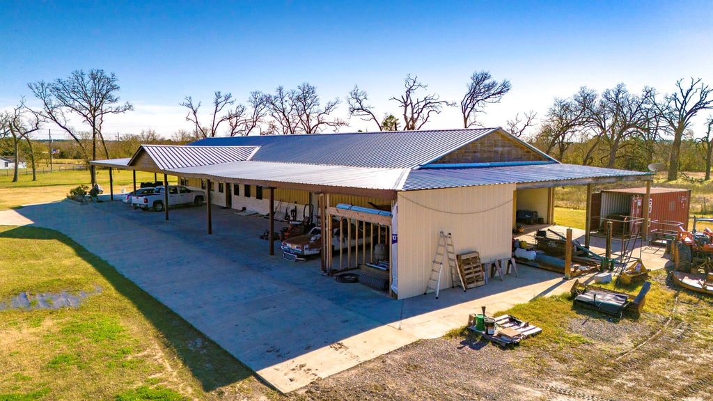 Photo of 34 Julia Justice Road, Huntsville, TX 77320 (MLS # 54680272)