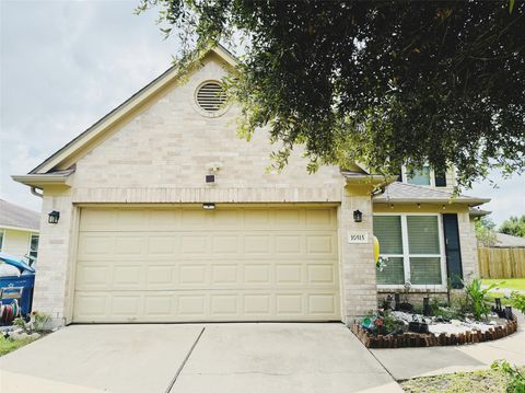 Photo of 10515 Ince Ln Ln, Houston, TX 77040 (MLS # 61285589)