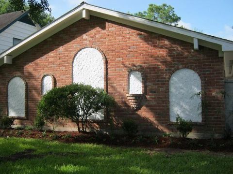 Photo of 12715 West Club Lane, Houston, TX 77099 (MLS # 40864984)