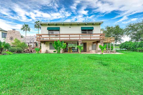 Photo of 325 Palm Drive, Liverpool, TX 77577 (MLS # 7986248)