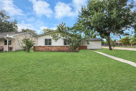 Photo of 5743 Newquay Street, Houston, TX 77085 (MLS # 10497059)