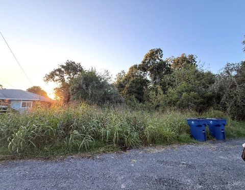 119 Thelma Ln Texas City TX 77493