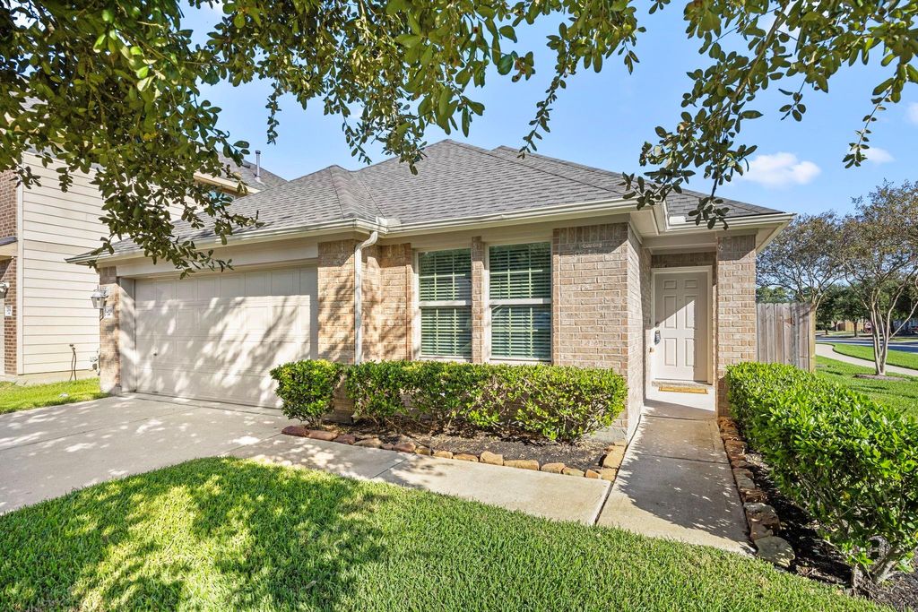 Photo of 12951 Pecan Shores Drive, Houston, TX 77044 (MLS # 13637039)