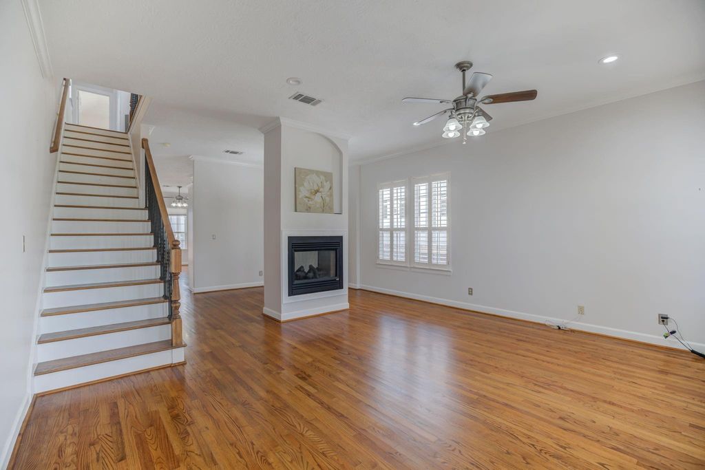 Photo of 1108 W 22nd Street, Houston, TX 77008 (MLS # 4561915)