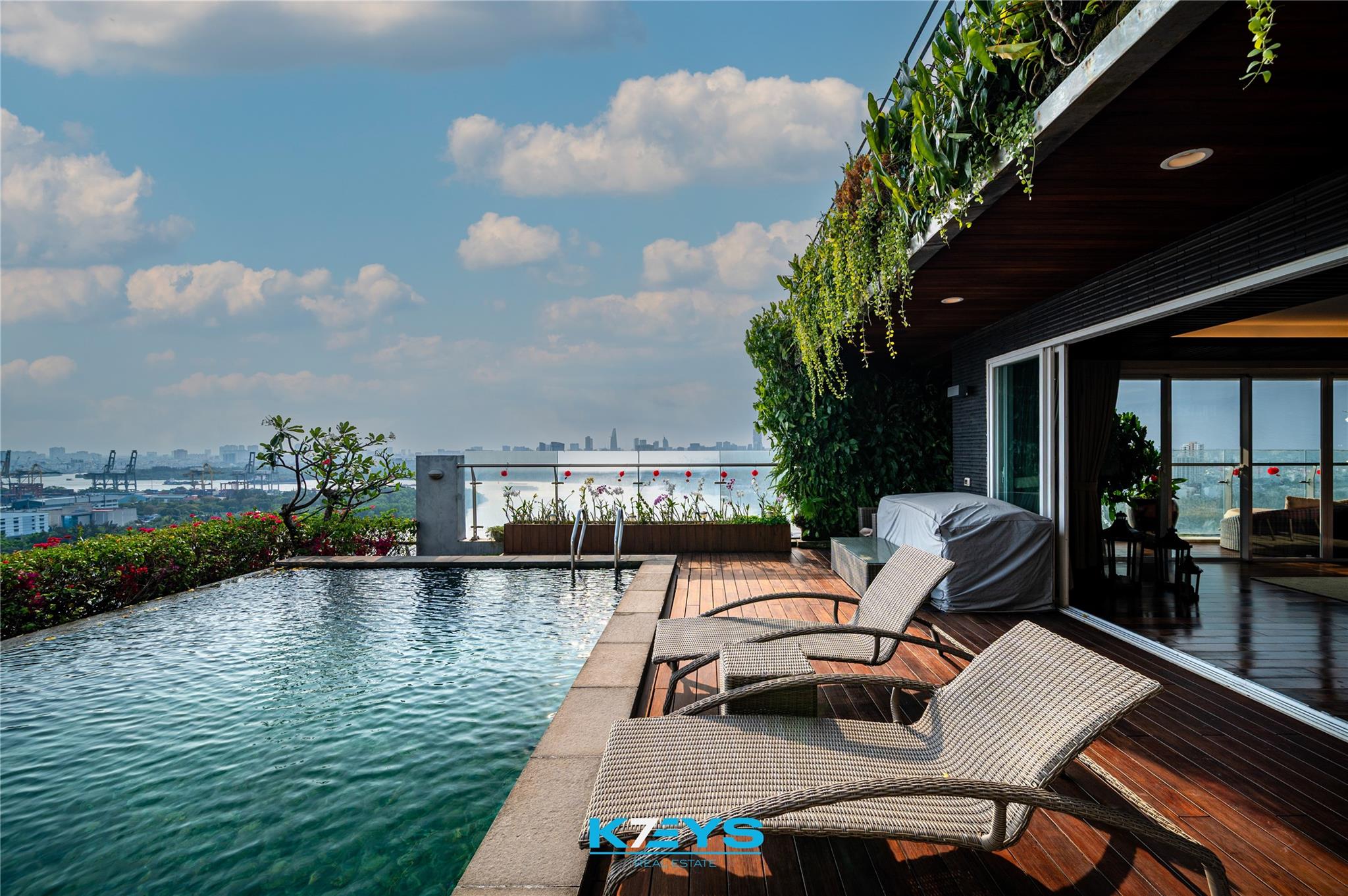 104-BTT Brilliant Building, Tower 4, Quarter 3, District 2 Island