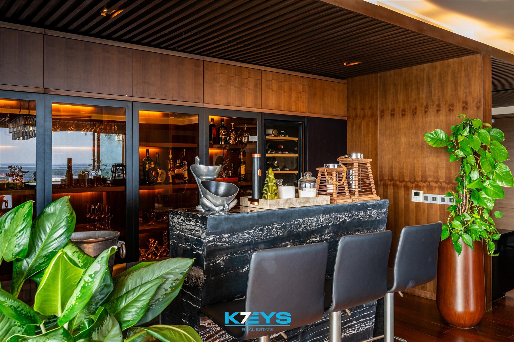 104-BTT Brilliant Building, Tower 4, Quarter 3, District 2 Island