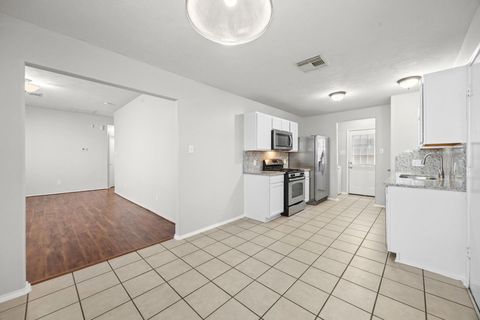 Tiny photo for 2746 Grahamwood Lane, Houston, TX 77047 (MLS # 10866756)