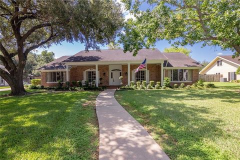 Photo of 203 Whispering Creek Street, Victoria, TX 77904 (MLS # 74092496) Photo of 203 Whispering Creek Street, Victoria, TX 77904 (MLS # 74092496)