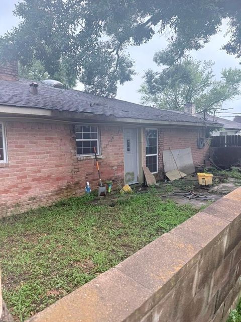 Photo of 10807 Sageleaf Lane, Houston, TX 77089 (MLS # 14110583)
