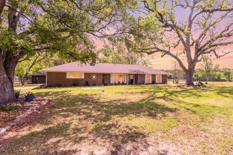 Photo of 209 Camden Road, Chester, TX 75936 (MLS # 19843061)