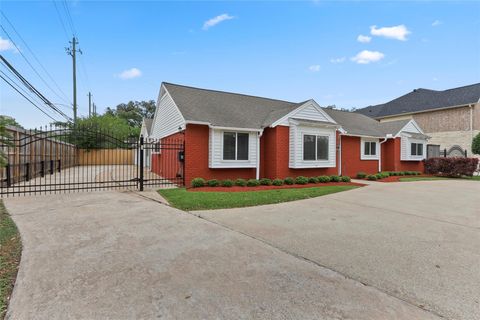 Photo of 12303 Barryknoll Lane, Houston, TX 77024 (MLS # 39190982)