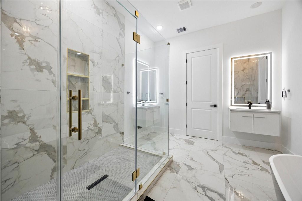 Photo of 116 Velasco Street, Houston, TX 77003 (MLS # 3206933)