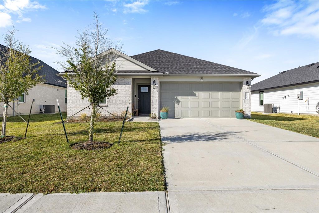 Photo of 115 Alder Loop, Anahuac, TX 77514 (MLS # 29156614)