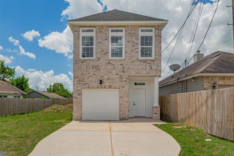 Photo of 4116 Alvin Street, Houston, TX 77051 (MLS # 61546110)