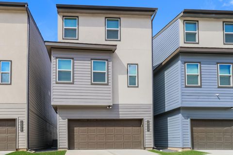 Photo of 18412 Idyllic Alley, Shenandoah, TX 77385 (MLS # 20402644)