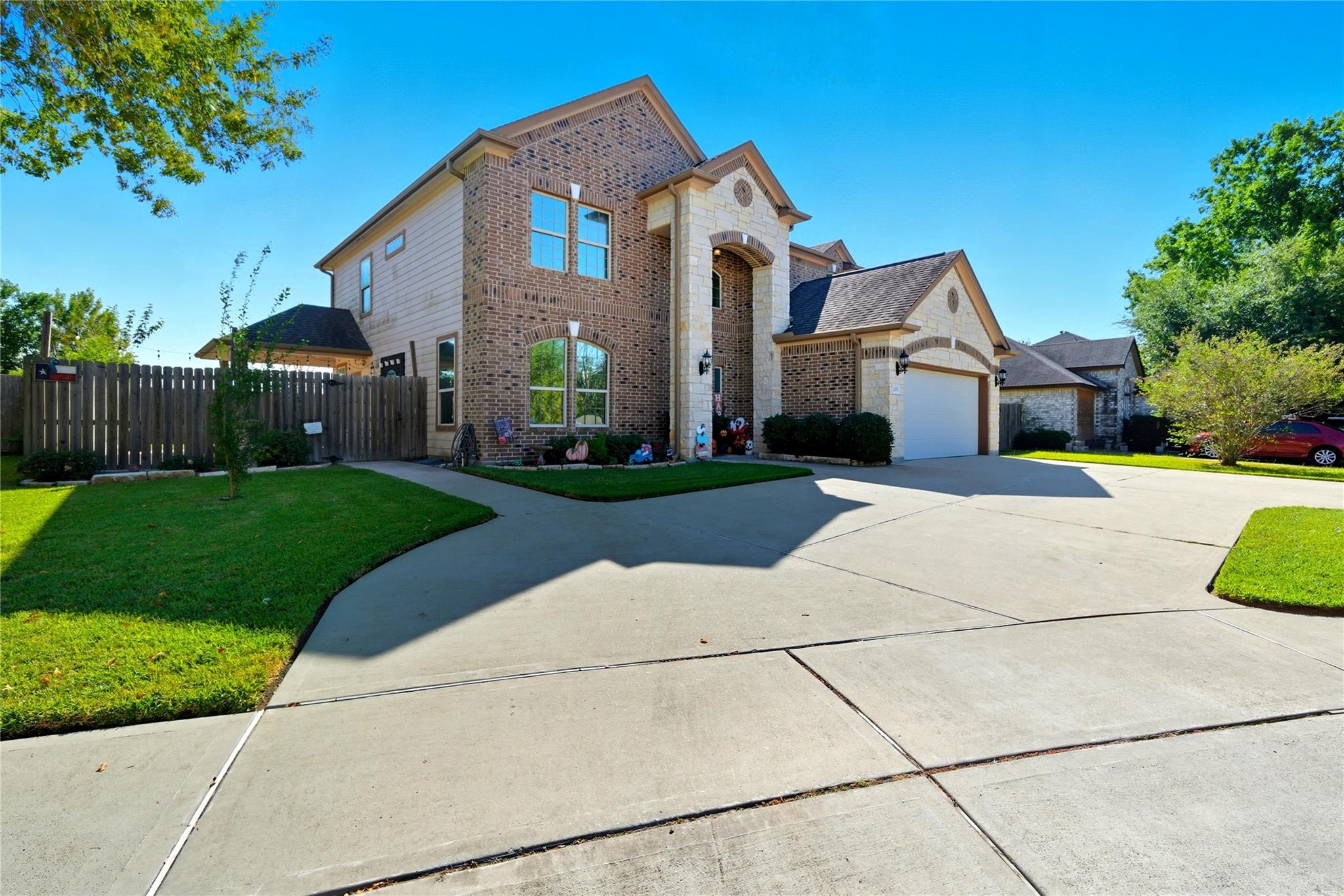 1205 Bayou Glen Drive