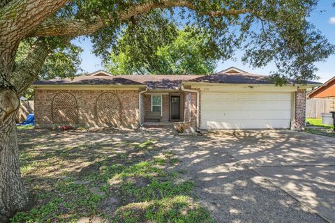Photo of 2714 Westfield Street, Alvin, TX 77511 (MLS # 43684642) Photo of 2714 Westfield Street, Alvin, TX 77511 (MLS # 43684642)