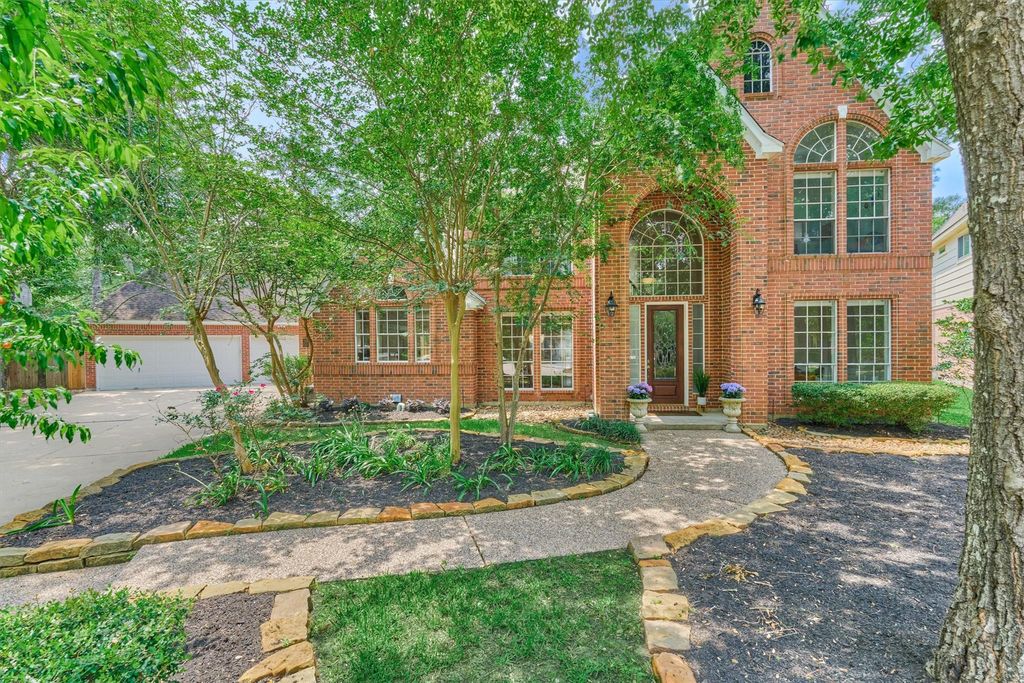Photo of 19 Craggy Rock Street, The Woodlands, TX 77381 (MLS # 90870750)