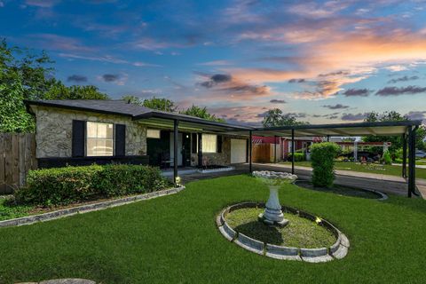 Photo of 3330 Dulcrest Street, Houston, TX 77051 (MLS # 67621727)