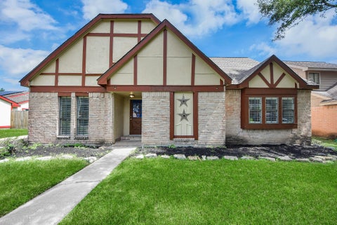 Photo of 115 Squires Bend, Stafford, TX 77477 (MLS # 33101311)