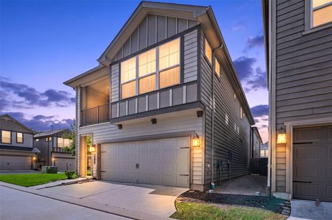 Photo of 9312 Bauer Vista Drive, Houston, TX 77080 (MLS # 31194391)
