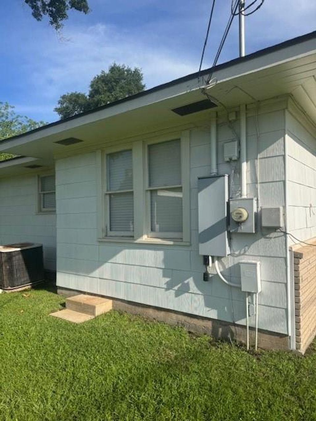 Photo of 913 Fowlkes Street, Sealy, TX 77474 (MLS # 92179918)