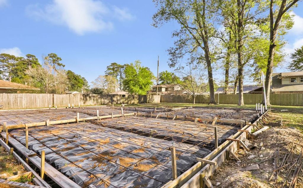 Photo of 718 Fall Creek Drive, Houston, TX 77336 (MLS # 14482448)