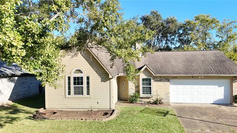 Photo of 2520 Northern Drive, League City, TX 77573 (MLS # 61965014)