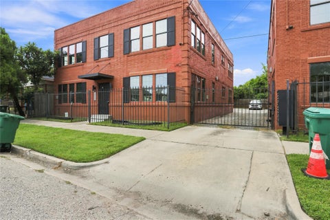 Photo of 6819 Avenue C #C, Houston, TX 77011 (MLS # 14521319)