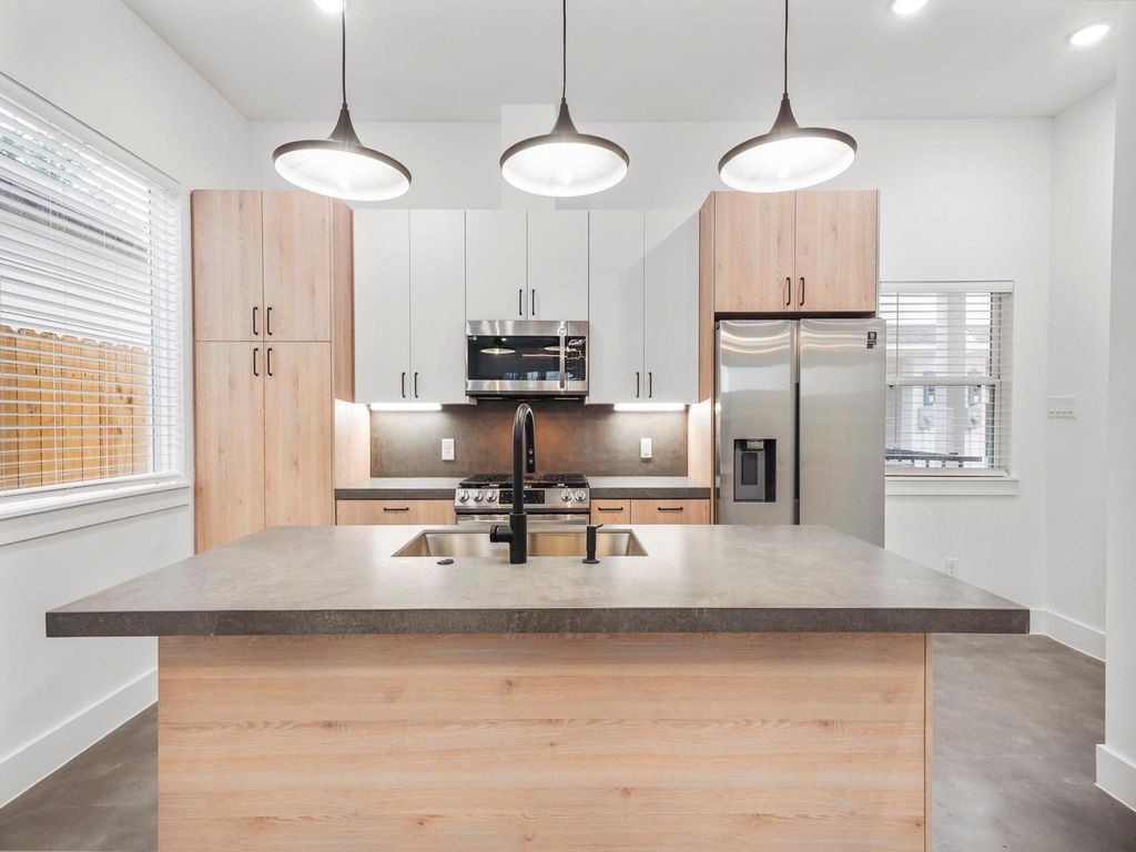 Photo of 7033 Avenue N, Houston, TX 77011 (MLS # 63110813)