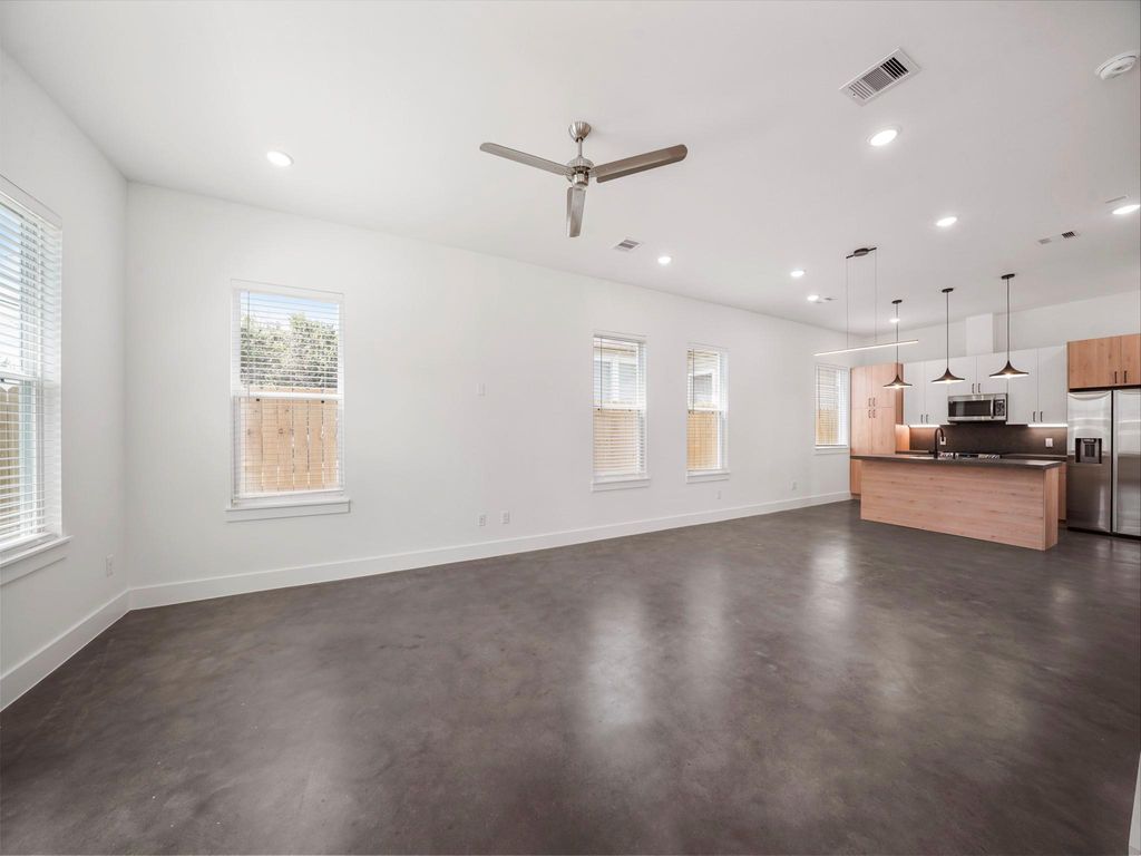 Photo of 7033 Avenue N, Houston, TX 77011 (MLS # 63110813)