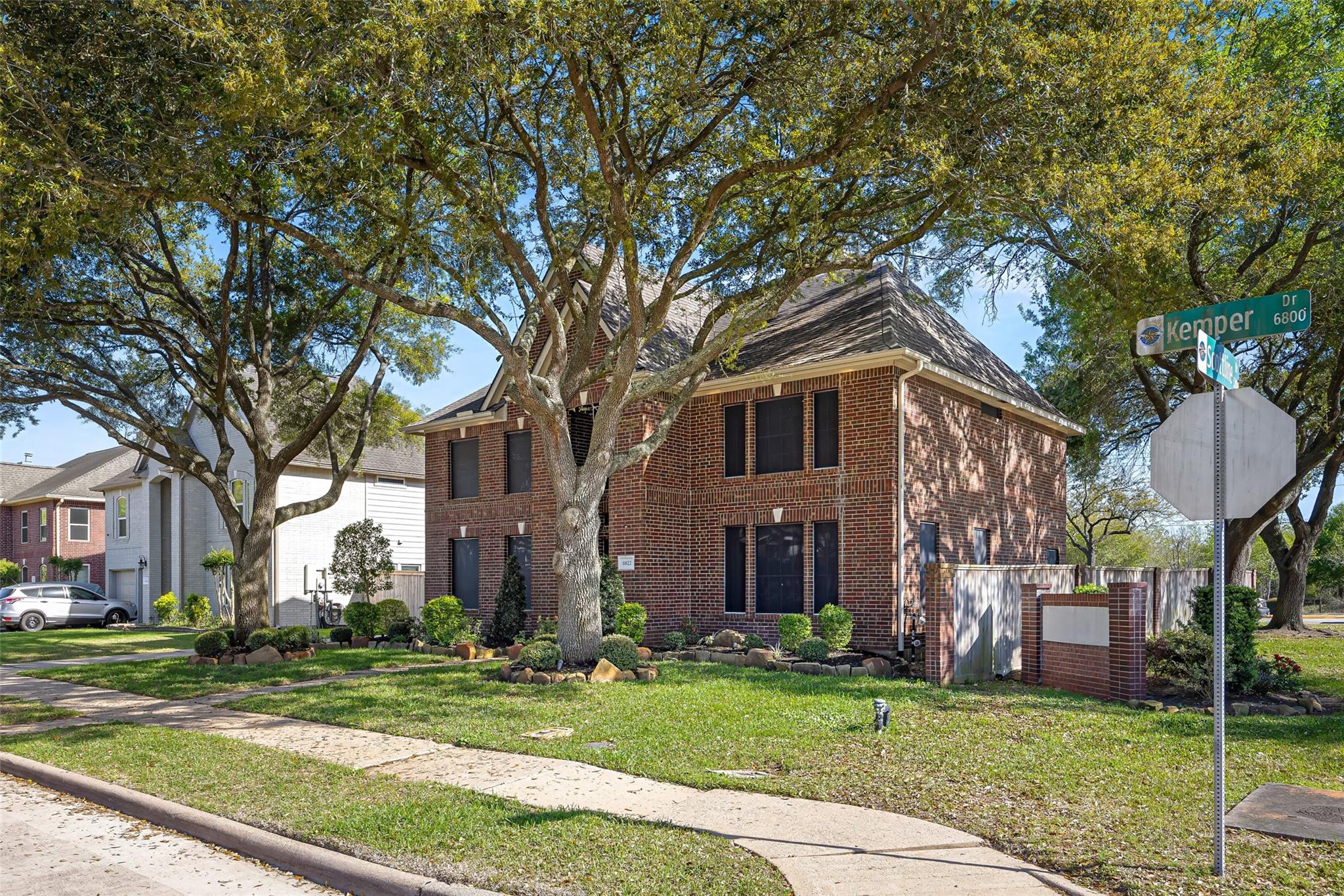 6822 Kemper Drive