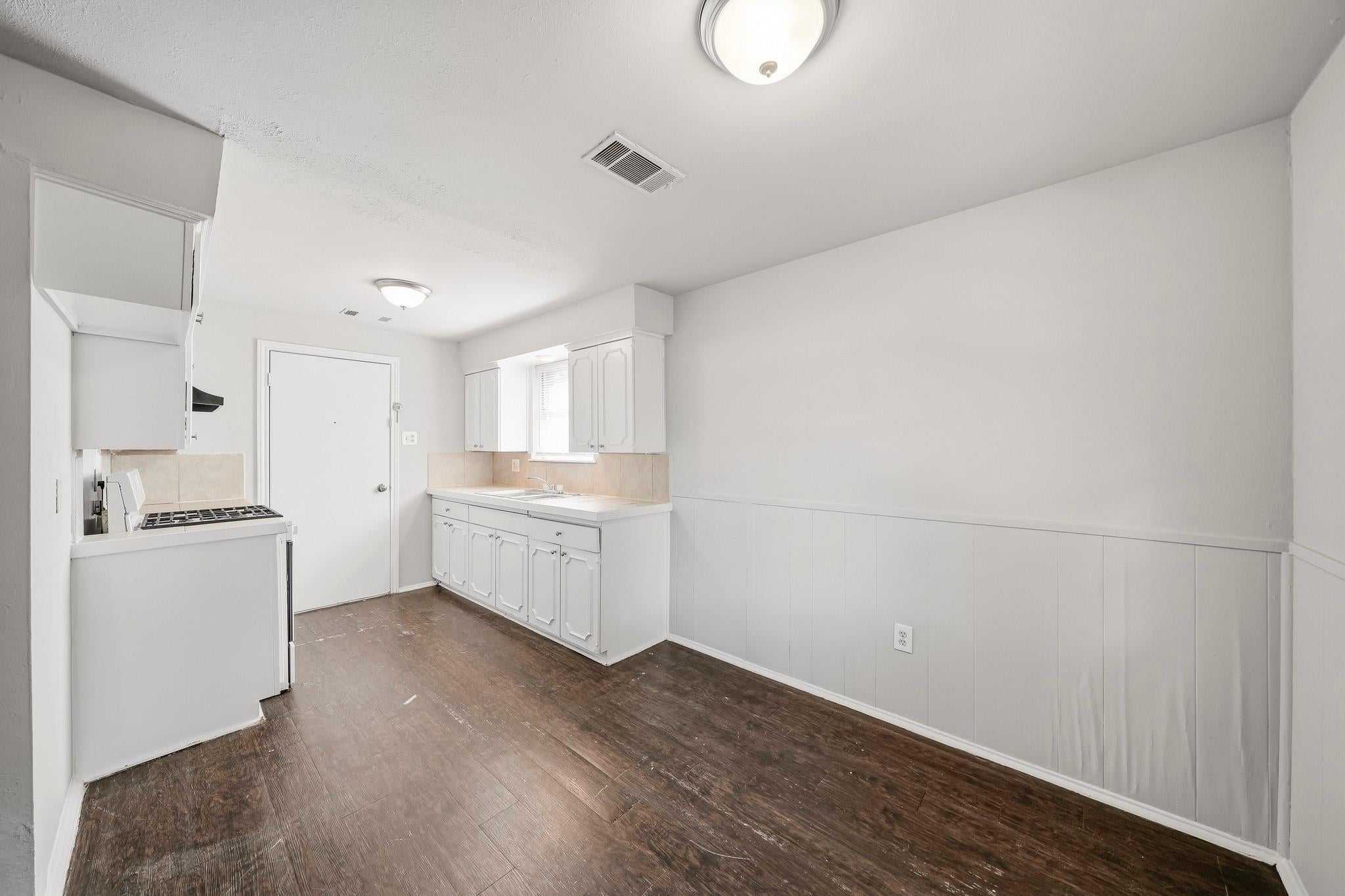 3910 Heatherbrook Drive