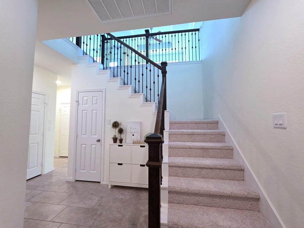 Photo of 8620 Hollyoaks Creek Lane, Houston, TX 77063 (MLS # 21141238)