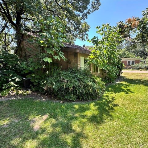 Photo of 203 Roosevelt Road, Hooks, TX 75561 (MLS # 75766827)