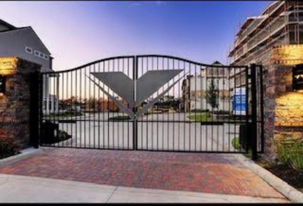 Photo of 2642 Fountain Key Boulevard, Houston, TX 77008 (MLS # 3244093)