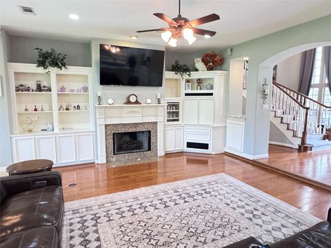 Tiny photo for 707 Fairway Oaks, Conroe, TX 77302 (MLS # 93050167)