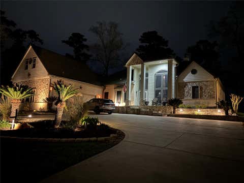 Photo of 707 Fairway Oaks, Conroe, TX 77302 (MLS # 93050167)