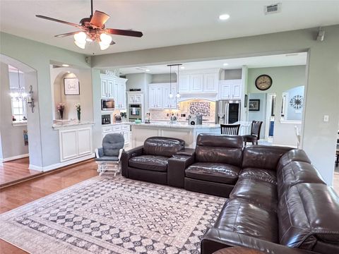 Tiny photo for 707 Fairway Oaks, Conroe, TX 77302 (MLS # 93050167)