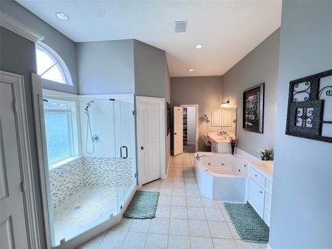 Tiny photo for 707 Fairway Oaks, Conroe, TX 77302 (MLS # 93050167)