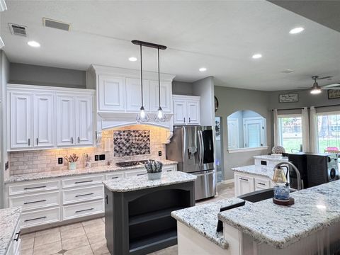 Tiny photo for 707 Fairway Oaks, Conroe, TX 77302 (MLS # 93050167)