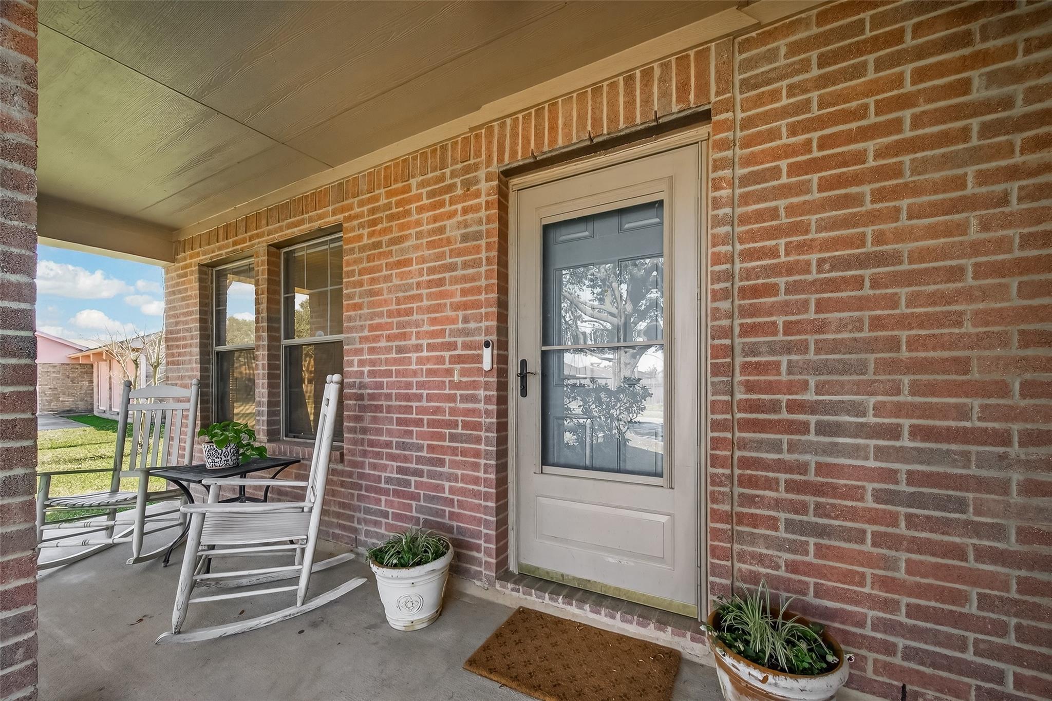 2607 Bisontine Street
