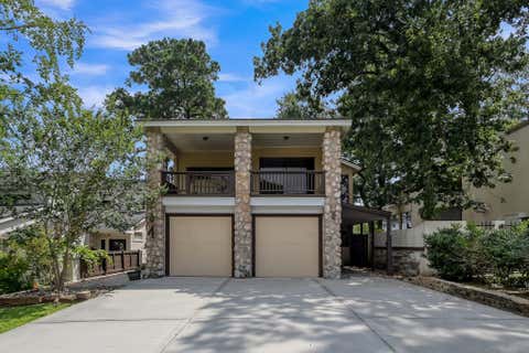 Photo of 4 Waters Edge Street, Conroe, TX 77356 (MLS # 78210318)