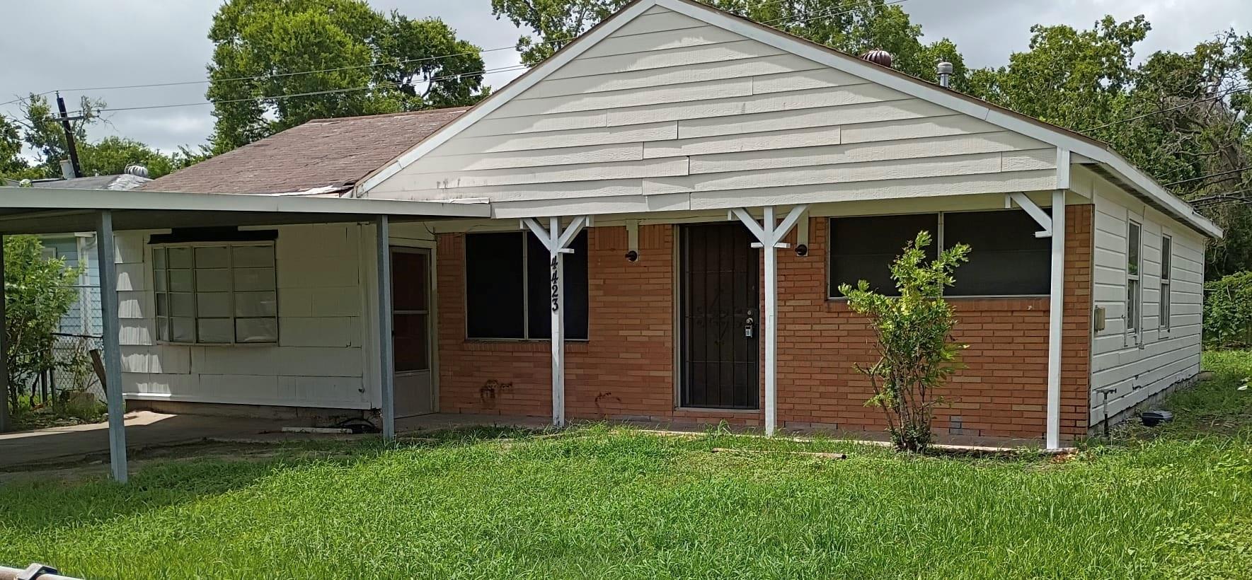 4423 Holloway Drive