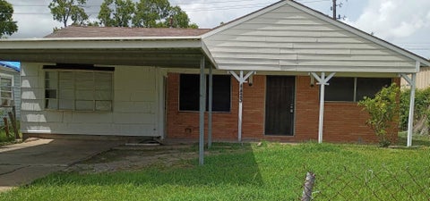 Photo of 4423 Holloway Drive, Houston, TX 77047 (MLS # 14601438)