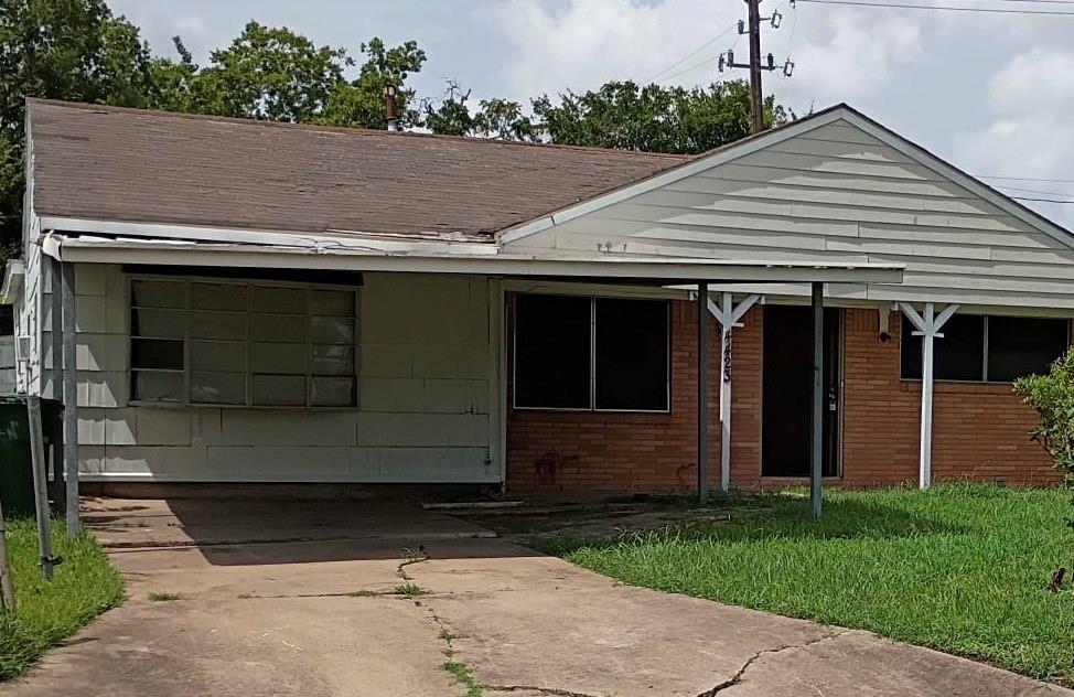 4423 Holloway Drive