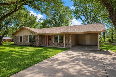 Photo of 122 Charles Street, Crockett, TX 75835 (MLS # 80591372)